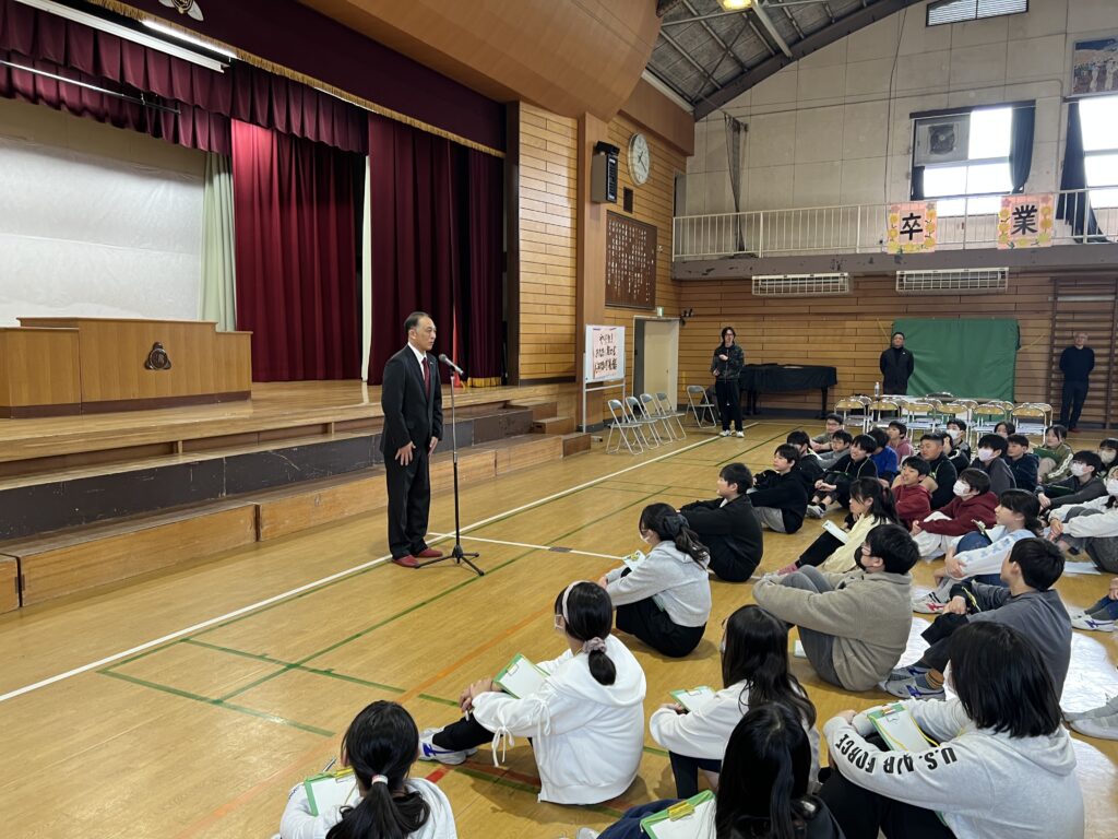 職業奉仕事業(小中学生への職業講話)のご報告